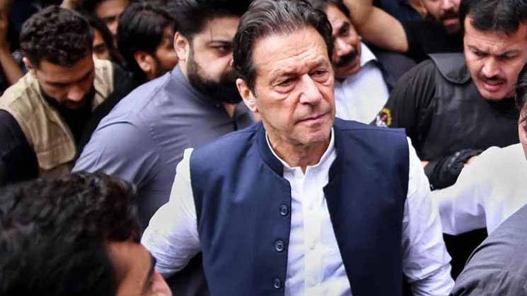 ৮ মামলায় জামিন পেলেন পাকিস্তানের সাবেক প্রধানমন্ত্রী ইমরান খান