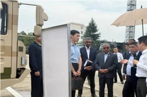 চীন সফর শেষে দেশে ফিরলেন সেনাবাহিনী প্রধান