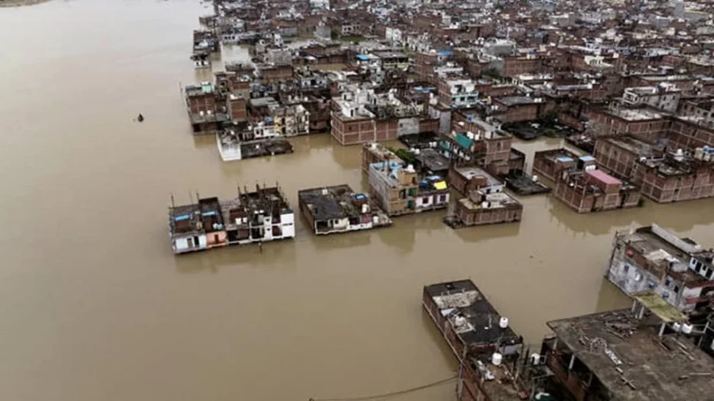 চীন সীমান্তবর্তী মিয়ানমারের শহরে আকস্মিক বন্যায় ৬ জনের মৃত্যু