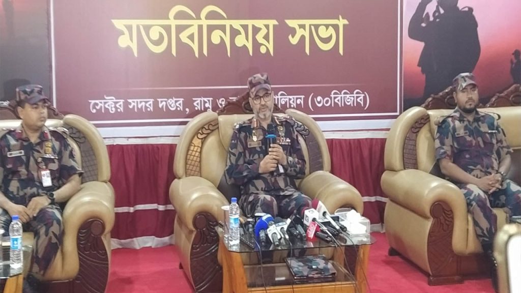 মানবিক কারণে রোহিঙ্গাদের প্রবেশের সুযোগ দেওয়া হয়েছে: রামু সেক্টর কমান্ডার