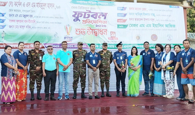 শান্তি–সম্প্রীতির বার্তা নিয়ে বান্দরবানে সেনা রিজিয়ন কাপ ফুটবল টুর্নামেন্টের উদ্বোধন