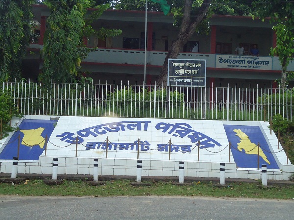 রাঙামাটিতে ইউএনও’র কাছে চাঁদা দাবি এনসিপির: কেন্দ্রীয় নির্দেশনার কথা বলছেন সর্বজিত চাকমা