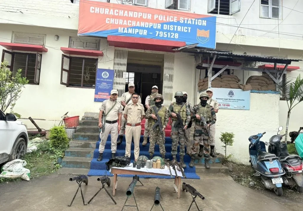 মণিপুরে নিরাপত্তা বাহিনী অভিযানে অস্ত্র ও সরঞ্জাম উদ্ধার, সন্দেহভাজন সন্ত্রাসী গ্রেপ্তার