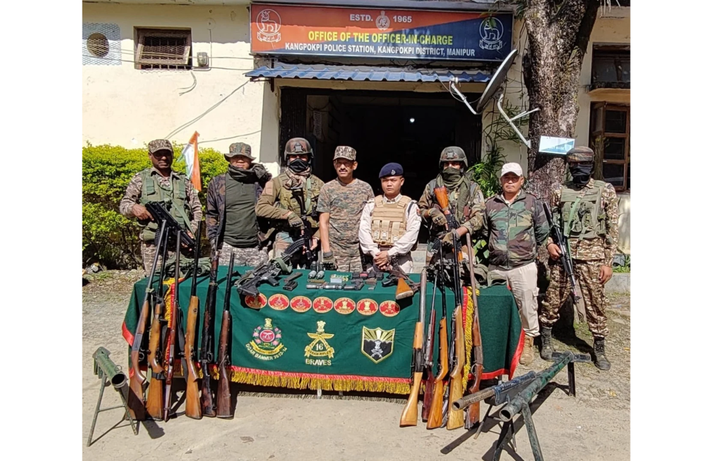 মণিপুরে নিরাপত্তা বাহিনীর অভিযানে বিপুল অস্ত্র ও গোলাবারুদ উদ্ধার