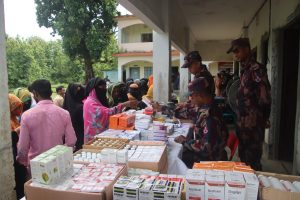 নাইক্ষ্যংছড়ি সীমান্তে বিজিবির চিকিৎসা সেবা, সচেতনতামূলক সভা ও শিক্ষা সামগ্রী বিতরণ