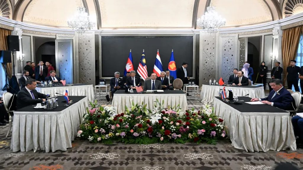 থাই-কম্বোডিয়া সংঘর্ষ থামিয়ে এবার মিয়ানমার সংকট সমাধানে নজর আনোয়ার ইব্রাহিমের