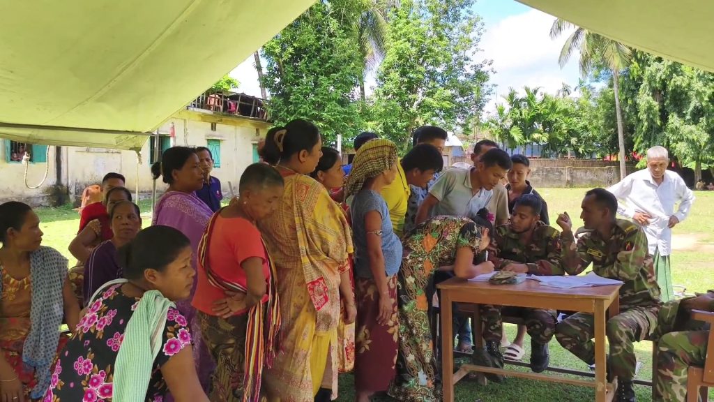 মহালছড়িতে সেনাবাহিনীর পক্ষ হতে বিনামূল্যে চিকিৎসা সেবা পেলেন তিন শতাধিক মানুষ