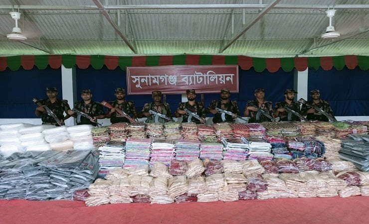 সুনামগঞ্জে নৌকাবোঝাই ২ কোটি টাকার ভারতীয় পণ্য জব্দ করল বিজিবি