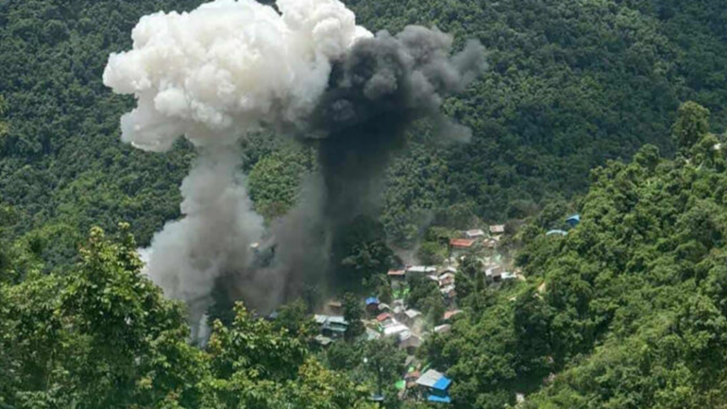 মিয়ানমারে খনি সমৃদ্ধ রাজ্য কায়াহ’তে জান্তার বিমান হামলা, নিহত ৩২