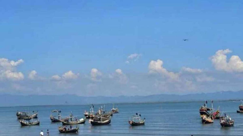 নাফ নদী সাঁতরে টেকনাফে ফের রোহিঙ্গা অনুপ্রবেশ, অপেক্ষায় আরও হাজারো