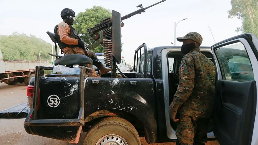 নাইজেরিয়াতে মোটরবাইক আরোহী অস্ত্রধারীদের হামলায় নিহত ১১, অপহৃত ৭০