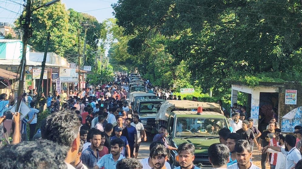 ১৪৪ ধারা জারির পর চবিতে সেনা মোতায়েন