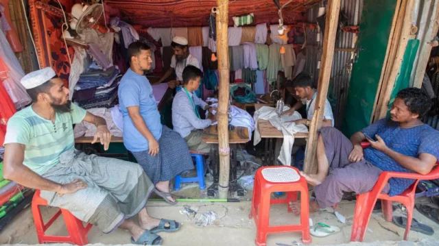 রোহিঙ্গাদের বৈধভাবে সিম দেওয়ার উদ্যোগ, পাইলট প্রকল্পে বিতরণ হবে ১০ হাজার সিম