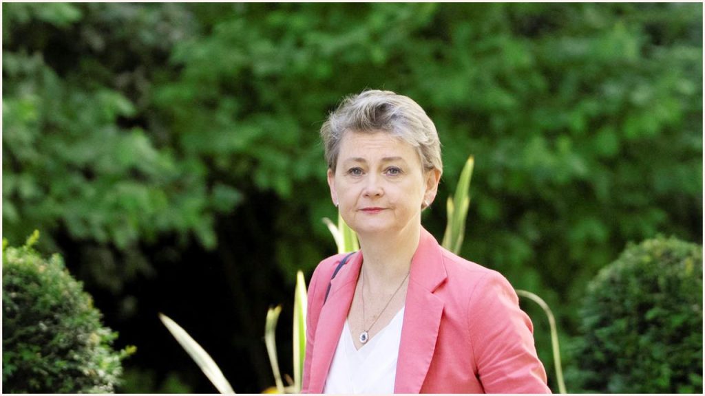 বিদেশি অপরাধী দ্রুত নির্বাসন নীতি সম্প্রসারণে যুক্তরাজ্য, তালিকায় ভারত