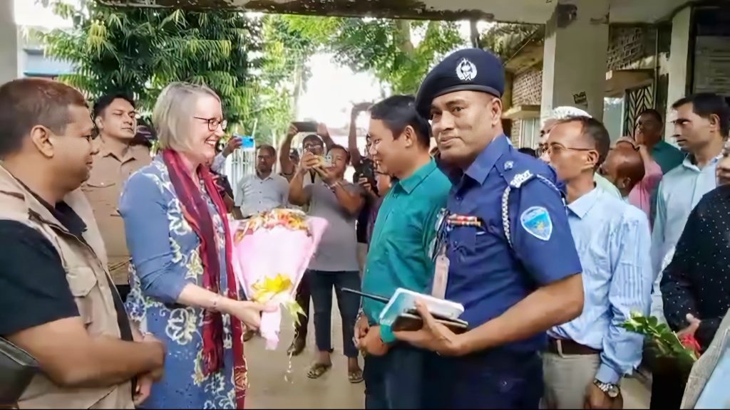 খাগড়াছড়ির পানছড়ি উপজেলা স্বাস্থ্য কমপ্লেক্স পরিদর্শন করলেন ব্রিটিশ হাইকমিশনার