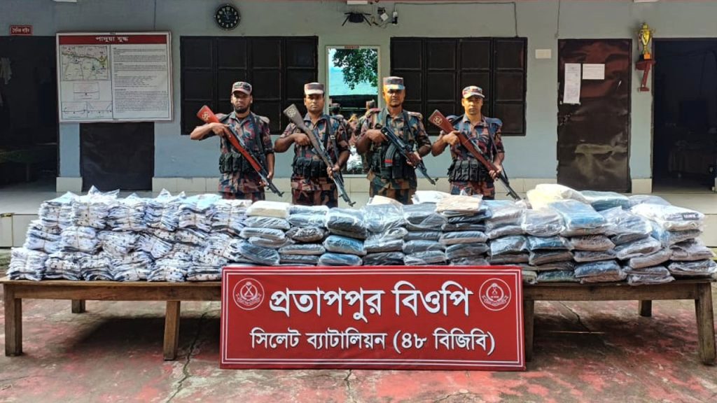 সিলেট সীমান্তে বিজিবির অভিযানে কোটি টাকার ভারতীয় চোরাই পণ্য উদ্ধার