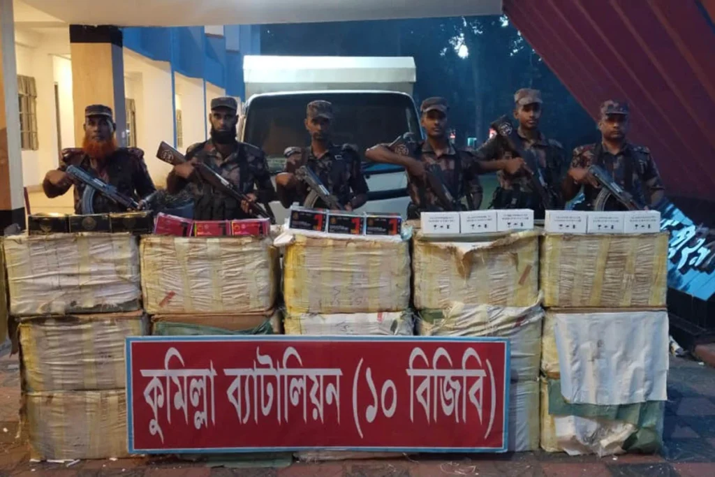 কুমিল্লায় সীমান্তে ৫ কোটি টাকার ভারতীয় মোবাইল ডিসপ্লে জব্দ
