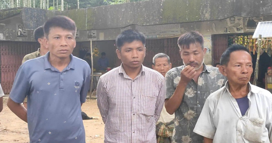 চাকমাদের বিরুদ্ধে বাঙ্গালিদের গরু-মহিষ ধরে খেয়ে ফেলার অভিযোগে উখিয়ায় উত্তেজনা