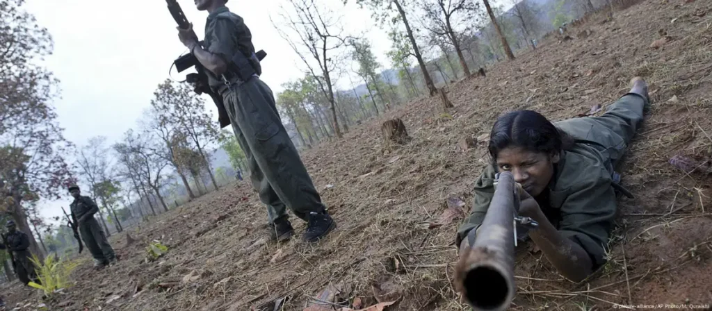 শর্তসাপেক্ষে অস্ত্র সমর্পণে রাজি ভারতের মাওবাদী নেতৃত্ব