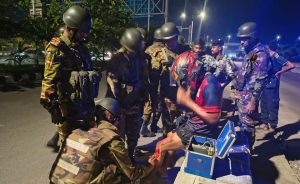 রাজধানীর পূর্বাচলে সড়ক দুর্ঘটনায় সেনাবাহিনীর তাৎক্ষণিক উদ্ধার কার্যক্রম