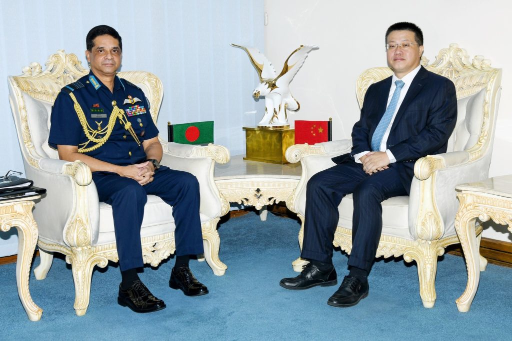 বাংলাদেশ বিমান বাহিনী প্রধানের সাথে চীনের রাষ্ট্রদূতের সৌজন্য সাক্ষাৎ