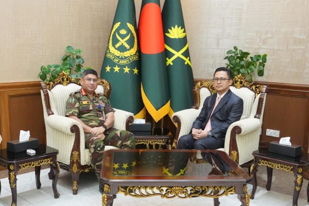 সেনাবাহিনী প্রধানের সাথে মালয়েশিয়ার রাষ্ট্রদূতের সৌজন্য সাক্ষাৎ
