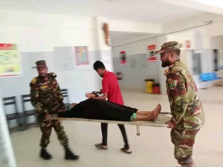 মানিকছড়িতে সড়ক দুর্ঘটনা: সেনাবাহিনীর তাৎক্ষণিক উদ্ধার অভিযানে প্রাণে বাঁচলেন আহতরা