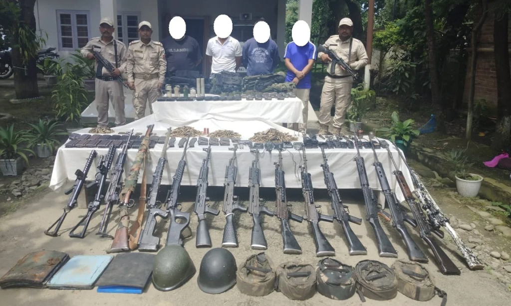মণিপুরে বিপুল পরিমাণ অস্ত্র, গুলি ও বিস্ফোরকসহ চারজন গ্রেপ্তার