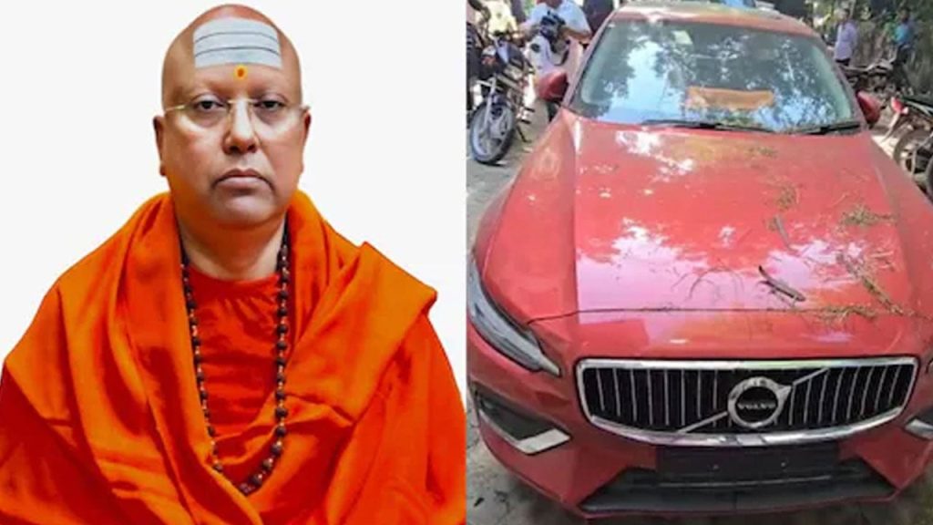 দিল্লিতে আশ্রমের বাবার বিরুদ্ধে ১৭ ছাত্রীকে যৌন হয়রানির অভিযোগ