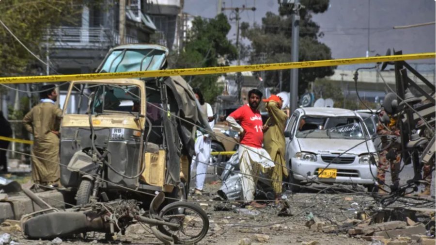 পাকিস্তানে বোমা বিস্ফোরণে নিহত ১০, ভারত-সমর্থিত সন্ত্রাসীদের বিরুদ্ধে অভিযোগ