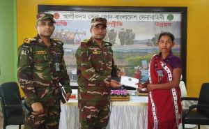 বান্দরবানের আলীকদমে বিভিন্ন ব্যক্তি ও প্রতিষ্ঠানে সেনাবাহিনীর আর্থিক সহায়তা প্রদান