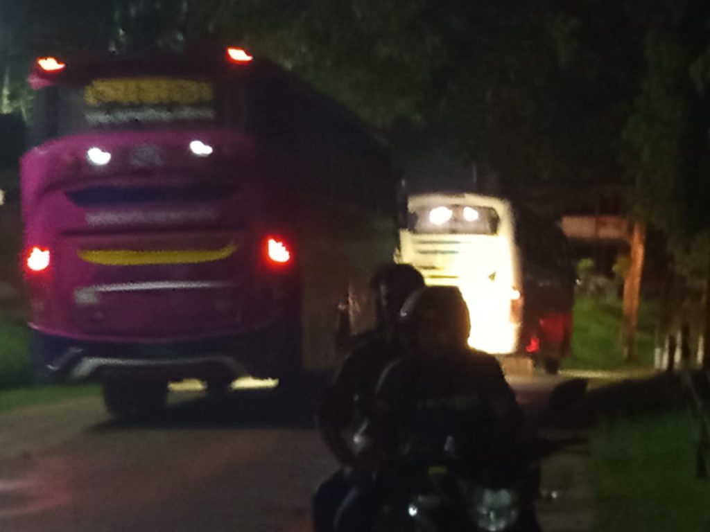 সেনাবাহিনীর বিশেষ নিরাপত্তায় সাজেক থেকে খাগড়াছড়িতে ফিরলো ২ হাজারের বেশি পর্যটক