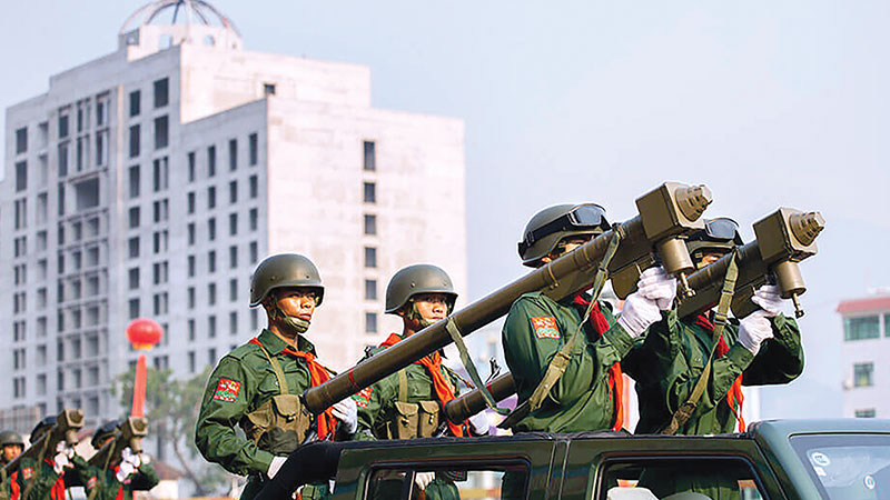 মিয়ানমারে জান্তাবিরোধী সশস্ত্র যুদ্ধ থেকে পিছু হটল প্রভাবশালী গোষ্ঠী