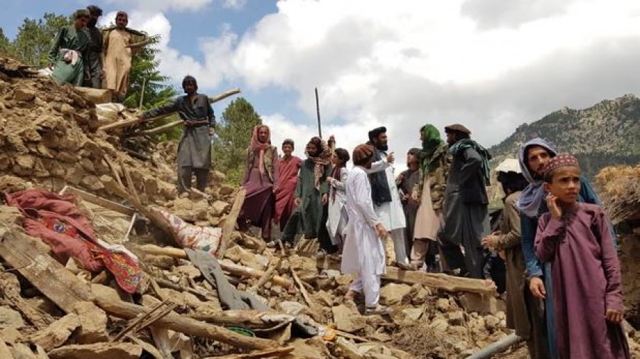 আফগানিস্তানে ভূমিকম্পে নিহতের সংখ্যা ছাড়ালো ১৪০০
