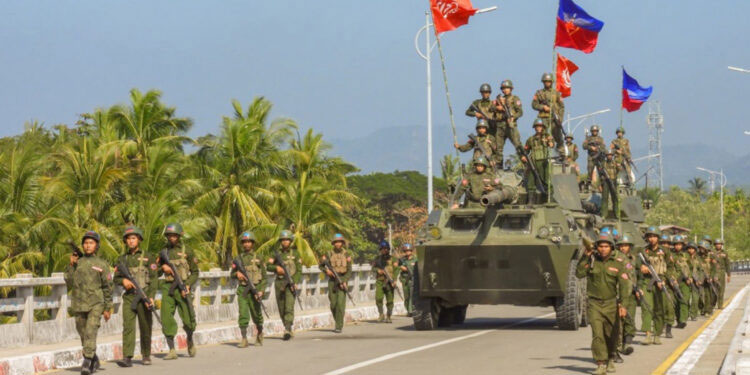 মিয়ানমারের রাখাইনে আরাকান আর্মিকে তিন দিক থেকে আক্রমণ করছে জান্তা