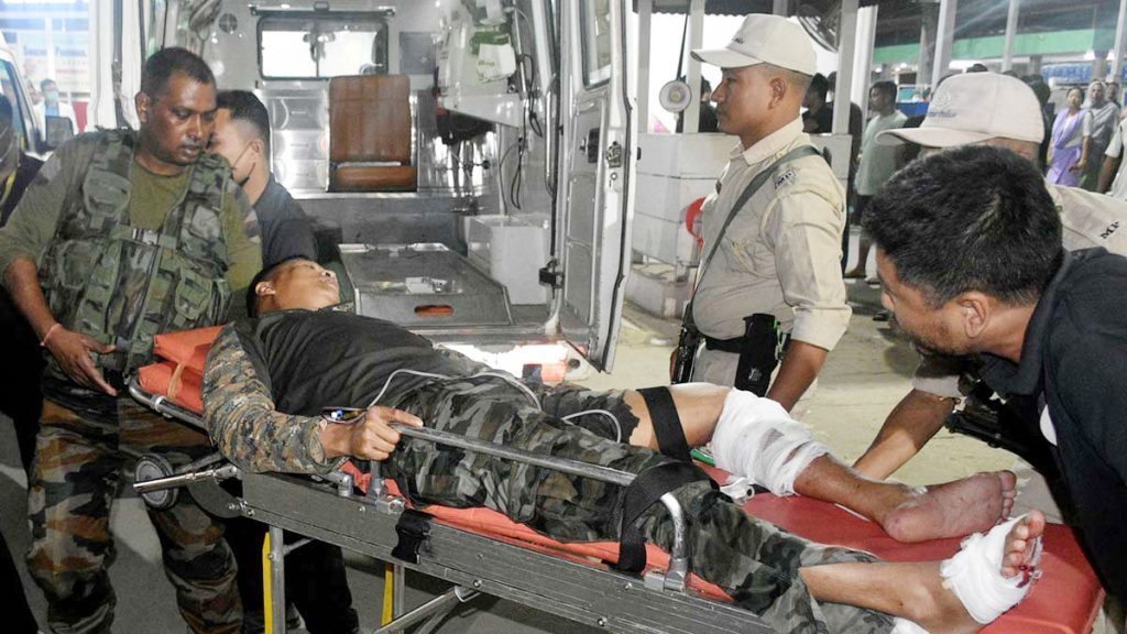 ফের উত্তপ্ত মণিপুর, বন্দুকধারীদের গুলিতে ২ ভারতীয় সেনা নিহত