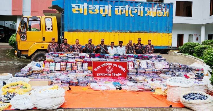 বেনাপোলে কাভার্ডভ্যান ভর্তি আড়াই কোটি টাকার ভারতীয় পণ্য জব্দ, আটক ২
