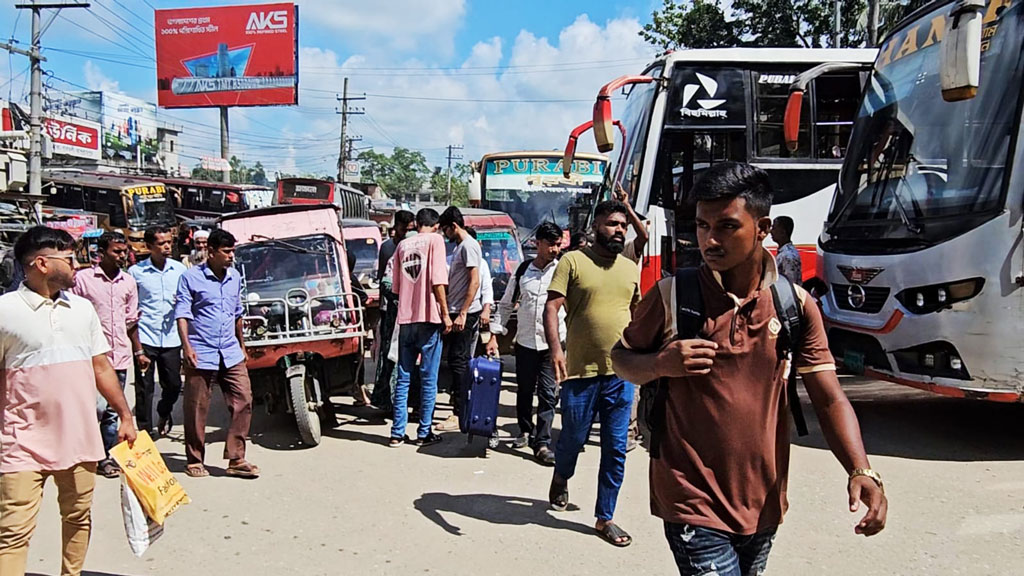 বান্দরবানে সড়ক অবরোধে সাড়া নেই, যান চলাচল স্বাভাবিক