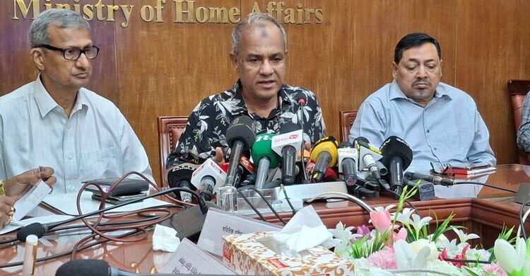 ‘আরাকান আর্মি বেঁচে আছে মাদক বিক্রির ওপরে। তাদের মূল আয়টাই হলো মাদক’