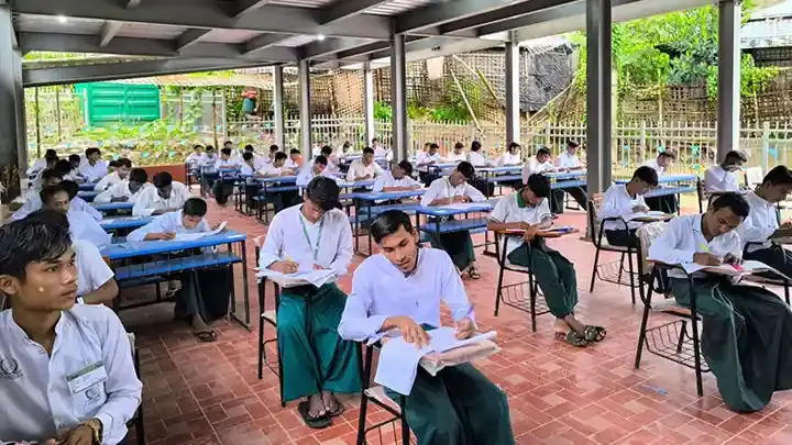 কক্সবাজারে রোহিঙ্গা শিবিরে প্রথমবার বোর্ড পরীক্ষা: শিক্ষার্থীদের অংশগ্রহণে নতুন উদ্যোগ