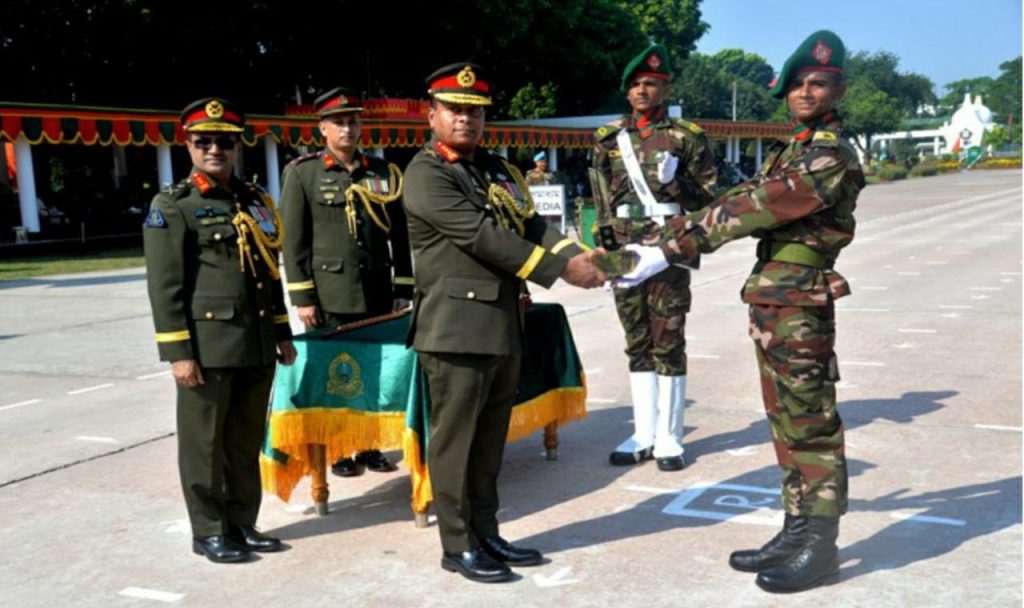 ইনফ্যান্ট্রি, আর্টিলারি ও এয়ার ডিফেন্স কোরের নবীন সৈনিকদের কুচকাওয়াজ অনুষ্ঠিত