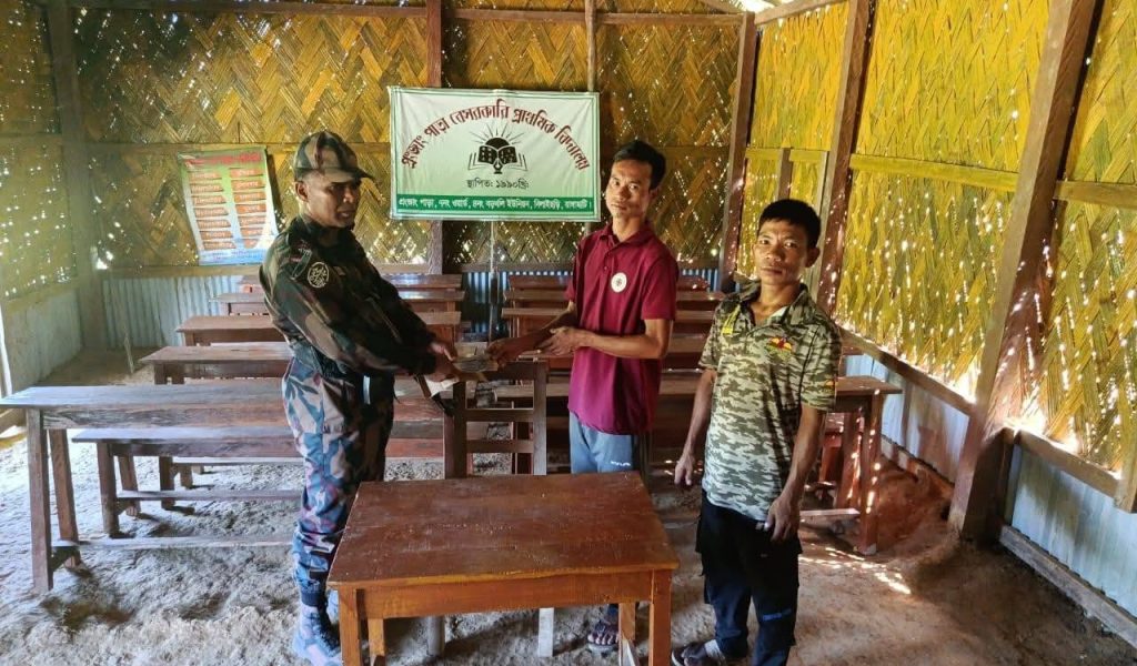 বিলাইছড়ি উপজেলার দুর্গম প্রংজাং পাড়ায় শিক্ষায় আলো ছড়াচ্ছে বিজিবি