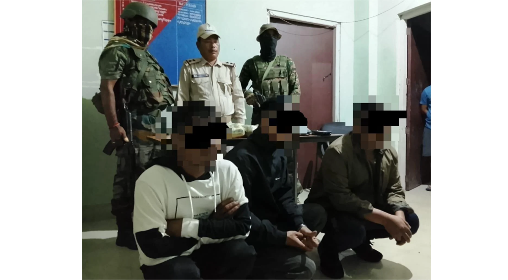 মণিপুরে ভারত-মিয়ানমার সীমান্তে ১১ কেজি আফিমসহ তিন পাচারকারী আটক