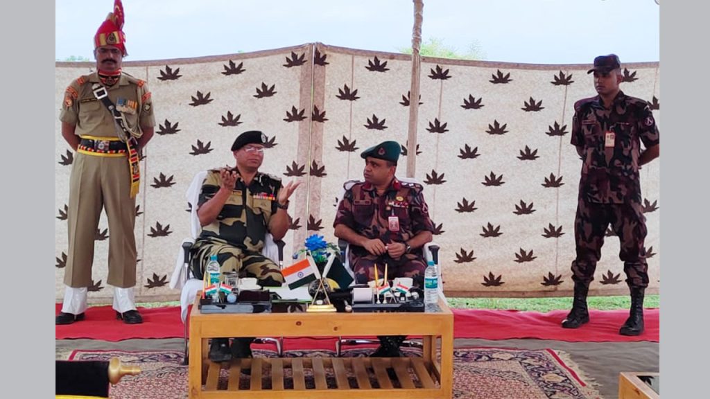 মহেশপুর সীমান্তে বিজিবি-বিএসএফ ব্যাটালিয়ন কমান্ডার পর্যায়ের সৌজন্য সাক্ষাৎ