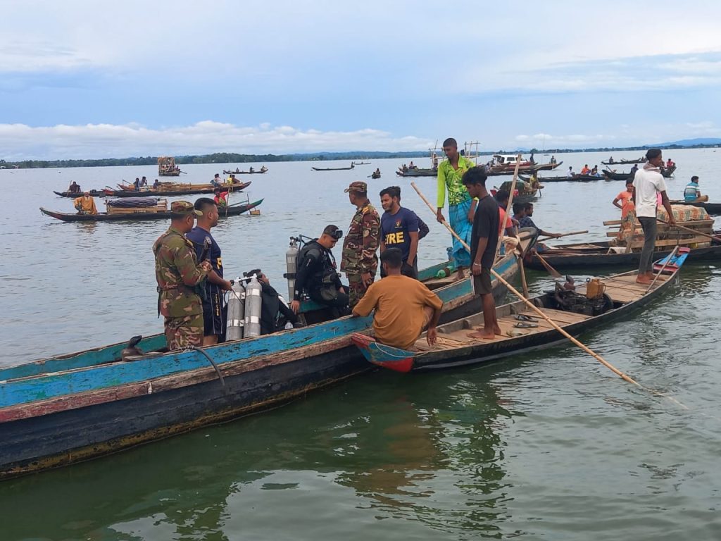 কাপ্তাই হ্রদে নৌকাডুবি: সেনাবাহিনীর অক্লান্ত প্রচেষ্টায় সফল উদ্ধার অভিযান