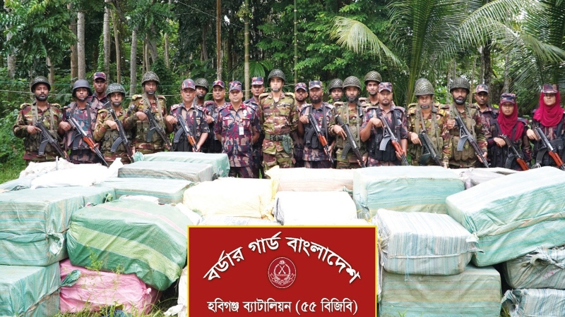 বিজিবি ও সেনাবাহিনীর যৌথ অভিযানে কোটি টাকার ভারতীয় কসমেটিকস জব্দ