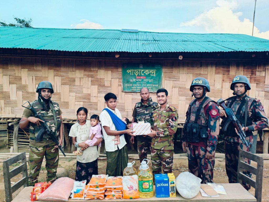 সহিংস পাহাড়ে সেনাবাহিনীর শান্তির ছোঁয়া—এক মাসের শিশুর মুখে ফের জীবনের হাসি