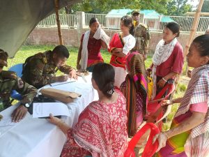 খাগড়াছড়ির দুর্গম অঞ্চলে সেনাবাহিনীর বিনামূল্যে চিকিৎসা সেবা, তিন শতাধিক মানুষ উপকৃত