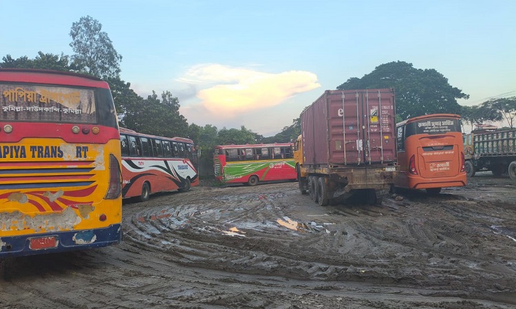 ঢাকা-চট্টগ্রাম মহাসড়কে অবৈধ পার্কিং বন্ধে সেনাবাহিনীর পদক্ষেপ