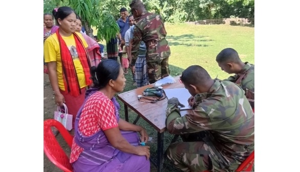 নানিয়ারচরে সেনাবাহিনীর বিনামূল্যে চিকিৎসা সেবা ও ওষুধ বিতরণ